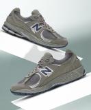 New Balance 2002 Sneakers For Men (Grey , 8)