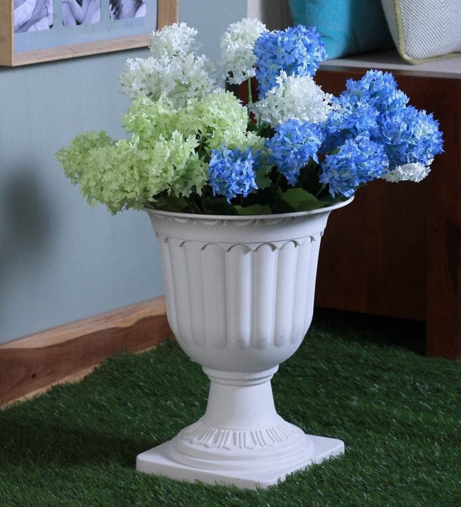 Fourwalls Plastic Dazzling Home Decoration With Flower Vase 35 Cm