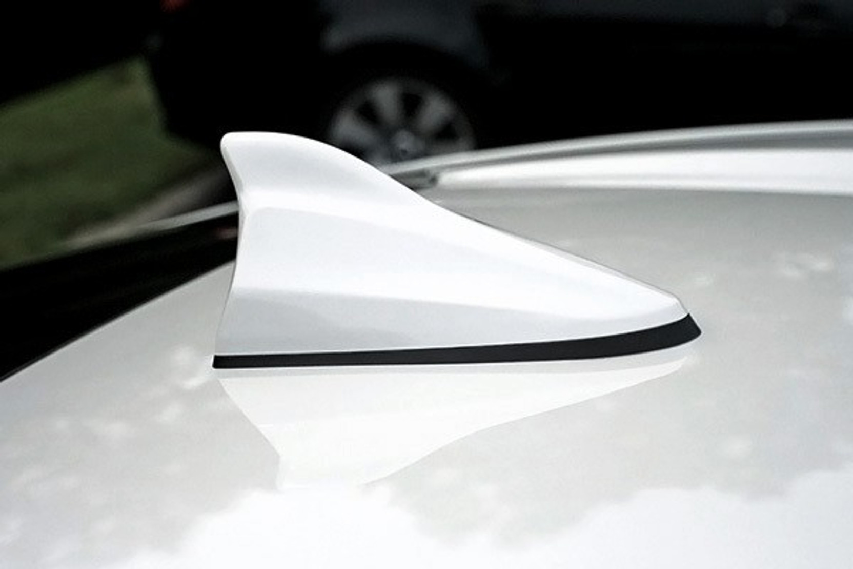 Red Club Accessories White Shark Fin Replacement Signal Receiver