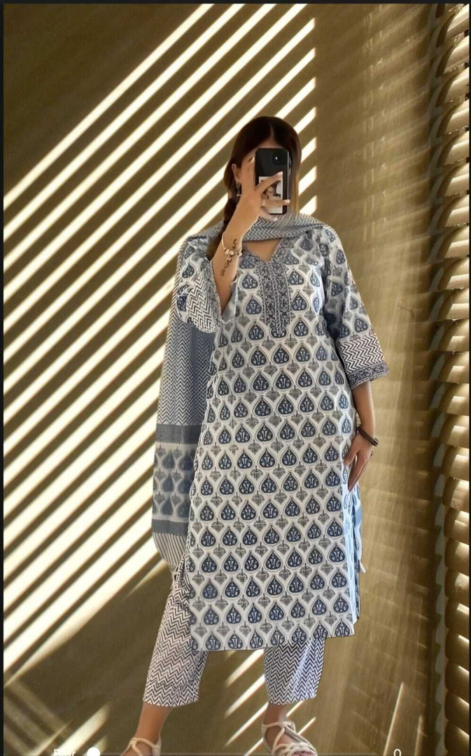 Vidusha Women Cotton Blend Kurti Pant Dupatta Set
