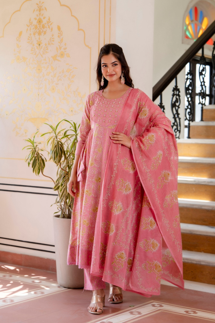 ETHNIFLAIR Women Pure Cotton Kurta Pant Dupatta Set