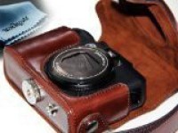 MegaGear MG178  Camera Bag(Dark Brown)