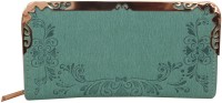 The Trendy Casual Green  Clutch