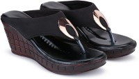 Clouter hub Women Black Heels