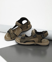 WOODLAND Men Olive Casual