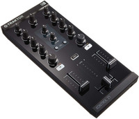 Traktor 22180 Kontrol Z1 DJ Mixing Interface Wired DJ Controller