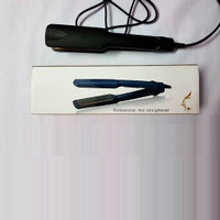 WunderVoX Professional Hair Straightener For Beauty Salon-X8 Hair Straightener(Black)