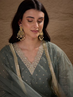 AVANSHEE Women Kurta Pant Dupatta Set