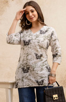 Surhi Women Printed Straight Kurta(Multicolor)