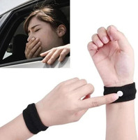 MBVTREADS Nausea Acupressure Wristband Motion Sea Air & Travel Sickness,Vomiting Belt Vomit Bag(1 L Multicolor)