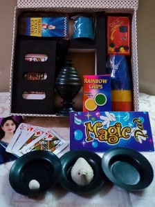 BLOONSY Magic Kit for Kids, Magic Tricks Set for Kids Age 6 8 10