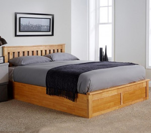 Dream Furniture Solid Wood King Bed With Storage