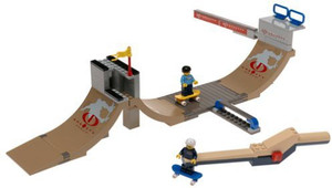 Lego Sports Gravity Games: Skateboard Vert Park Challenge