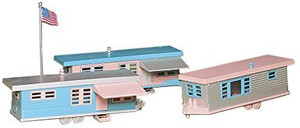 Bachmann Trains Trains Trailer Park 3 Trailers and Flag Pole with Flag