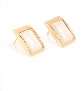 GoldNera Monalisa Budget Alloy Stud Earring