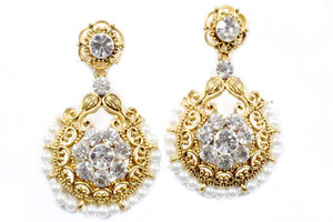 The Fresh Fashion Designer Pearl Alloy Chandbali Earring