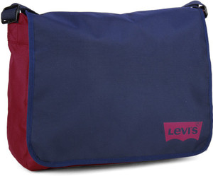 levi's messenger bag