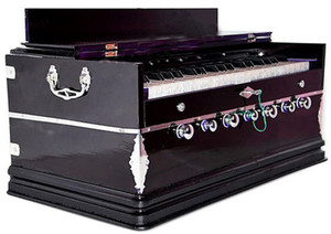SHARMA MUSICAL STORE H002 H002 3 1 4 Octave Hand Pumped Harmonium Price in India Buy SHARMA MUSICAL STORE H002 H002 3 1 4 Octave Hand Pumped Harmonium online at Flipkart