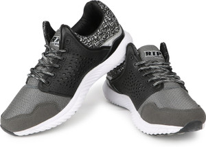 rich n top sport shoes price