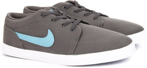 nike voleio sneakers