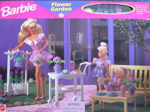 Barbie shop garden set