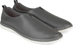 v dot van heusen shoes