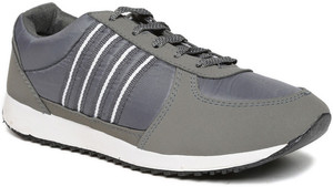 paragon sports shoes price list