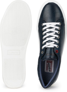 levi's prelude sneakers
