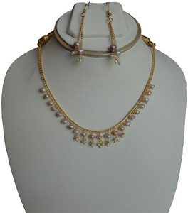 jewellery in pearls