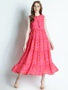 Pantaloons ladies wear shop