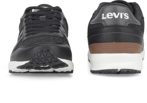 levi's men's two horsepull branding sneakers