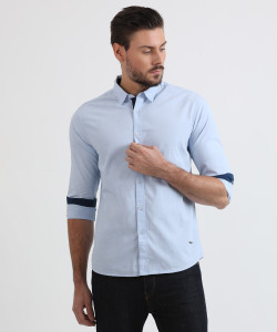Metronaut Men's Solid Casual Light Blue Shirt