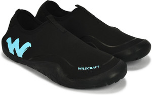 Wildcraft dara sales trekking shoes
