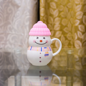 Candid Home Decor Mug, Ceramic Cup for Baby, Ceramic Cup with lid, Cute Snowman Cup for Kids, Snowman with lid, Coffee, Milk Cup for Babies 400 ML (Pink) Ceramic Mug