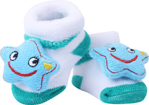 Alleretails Born Baby Star Green Socks Shoes 2 Pair set Booties