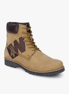 Bata high online neck shoes