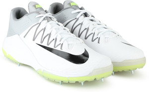Nike cricket store shoes flipkart