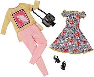 Barbie fashion outlet packs walmart