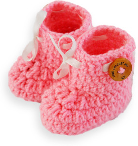Baby shop woolen shoes