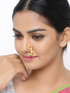 Koka deals nose pin