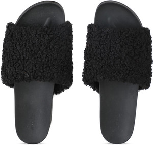 Fur slides online forever 21