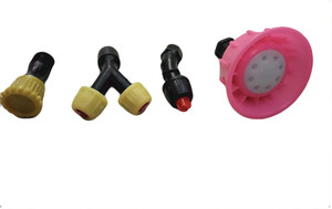 Spray clearance pump nozzle