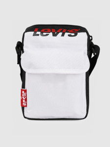 Levi's shop bags flipkart