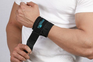 KOHINOOR Wrist Belt Double Lock wrist support for gym Exercise Workout wrist pain relief Wrist Support Buy KOHINOOR Wrist Belt Double Lock wrist support for gym Exercise Workout wrist pain relief Wris...
