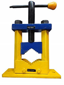 Pipe store vise tool
