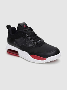Nike black 200 hotsell