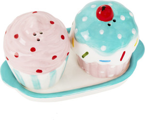 Cupcake salt and shop pepper shakers