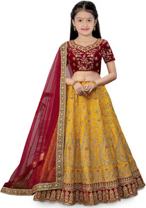 Dus saal ki ladki ke sales liye lehenga
