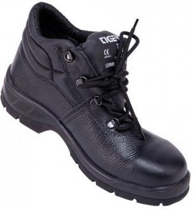 Tiger safety hot sale shoes flipkart