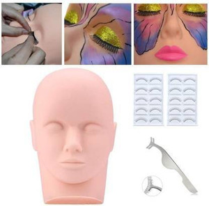 Doll to put online makeup on
